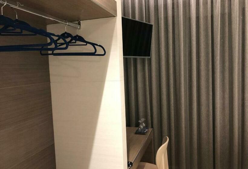 اتاق استاندارد سه تخته با بالکن, Approdo Residence