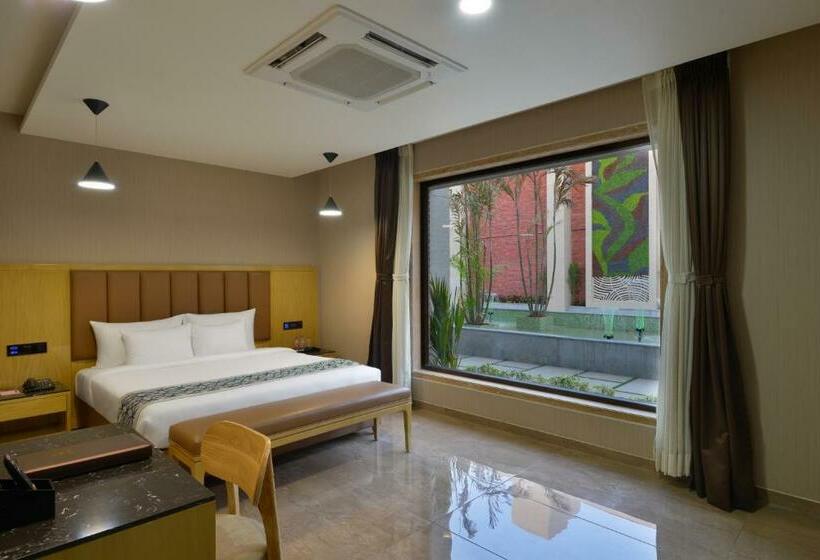 Номер Стандарт Вид на Бассейн, Treat Beach Resort