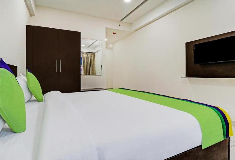 Номер Deluxe, Treebo Kamron Regency Sector 80