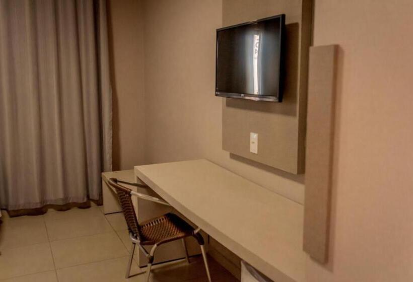 Номер Стандарт Трехместный, Fenix Hotel Araxá