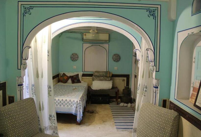 标准三人间, Jaipur Haveli