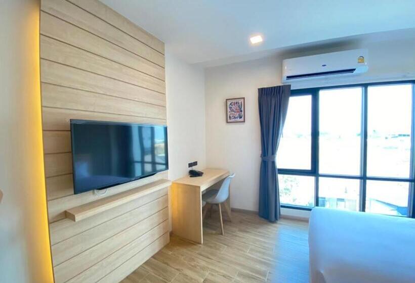 Номер Deluxe, Mayuu Ayutthaya