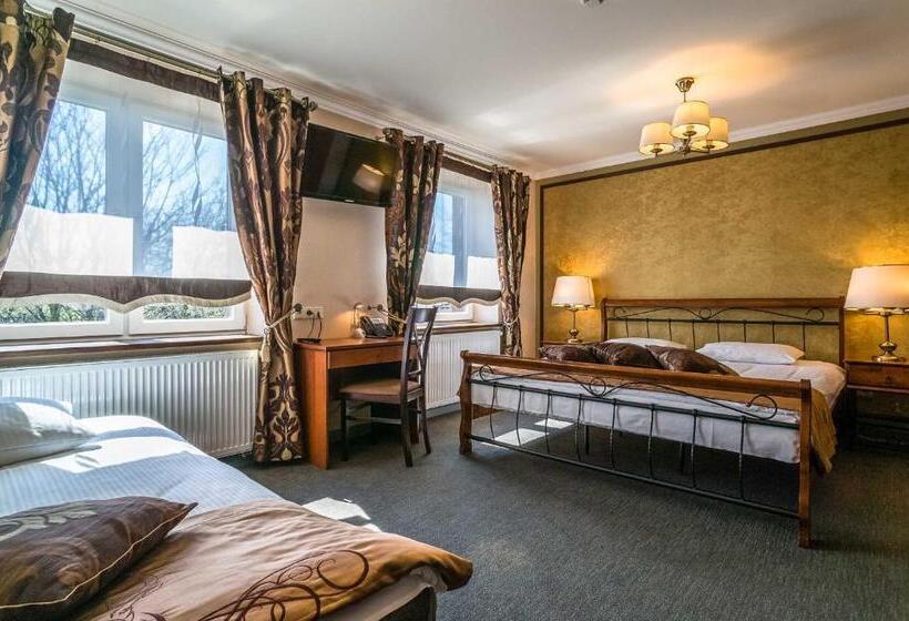 غرفة قياسية ثلاثية, Resort Strzelnica