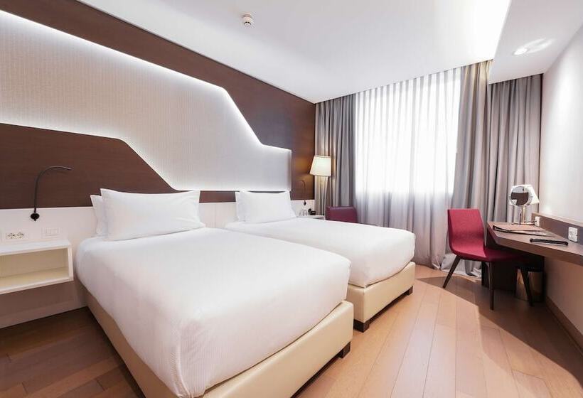 Номер Стандарт, Doubletree By Hilton Hotel Yerevan City Centre
