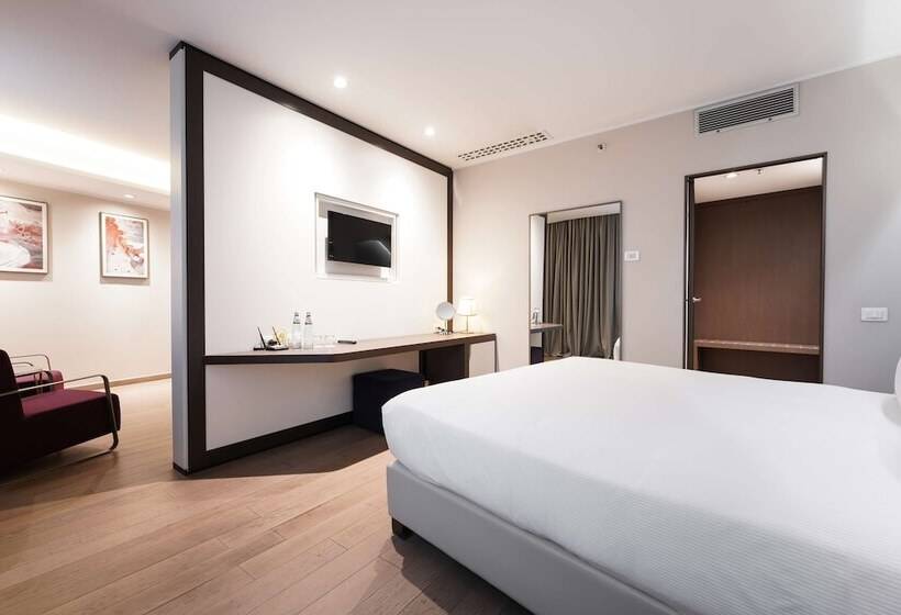 Люкс Кровать Кинг, Doubletree By Hilton Hotel Yerevan City Centre