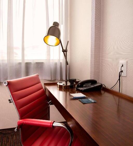 キングサイズベッドのスタンダードルーム, Four Points By Sheraton Queretaro Norte