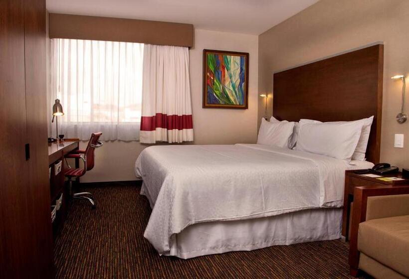 キングサイズベッドのスタンダードルーム, Four Points By Sheraton Queretaro Norte