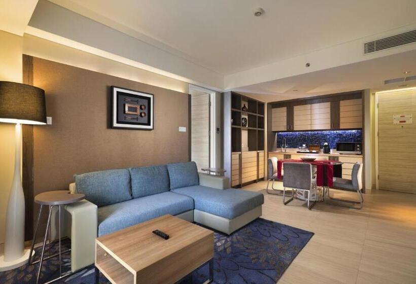 Люкс Вид на Бассейн, Swiss Belhotel Tuban Bali