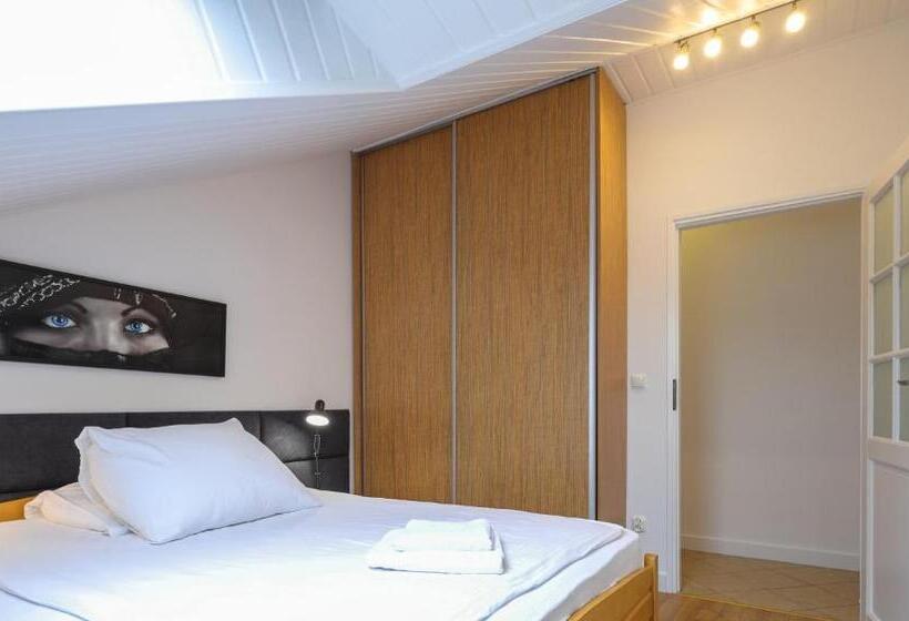Четырехместный Номер Стандарт, Dworek Różany Hotel & Restauracja