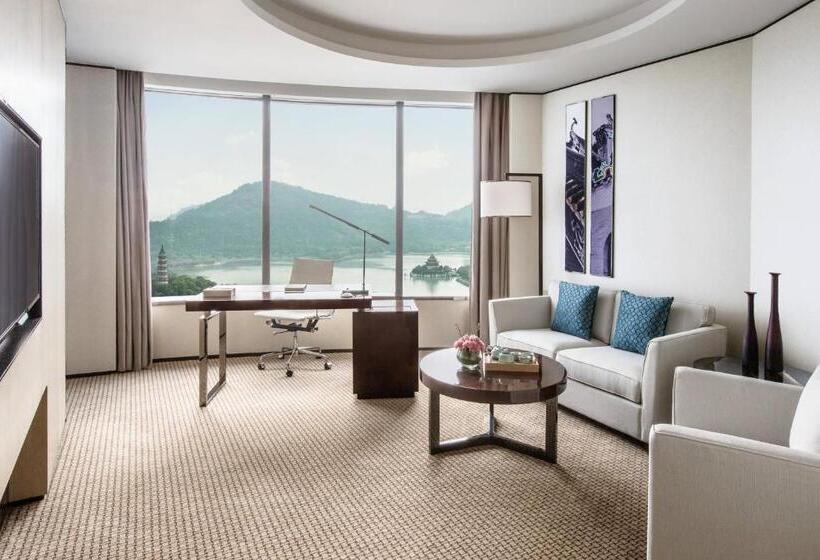 سوئیت اجرایی با تخت کینگ, Shunde Marriott