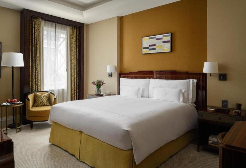 סטודיו סופריור, The Beaumont Mayfair
