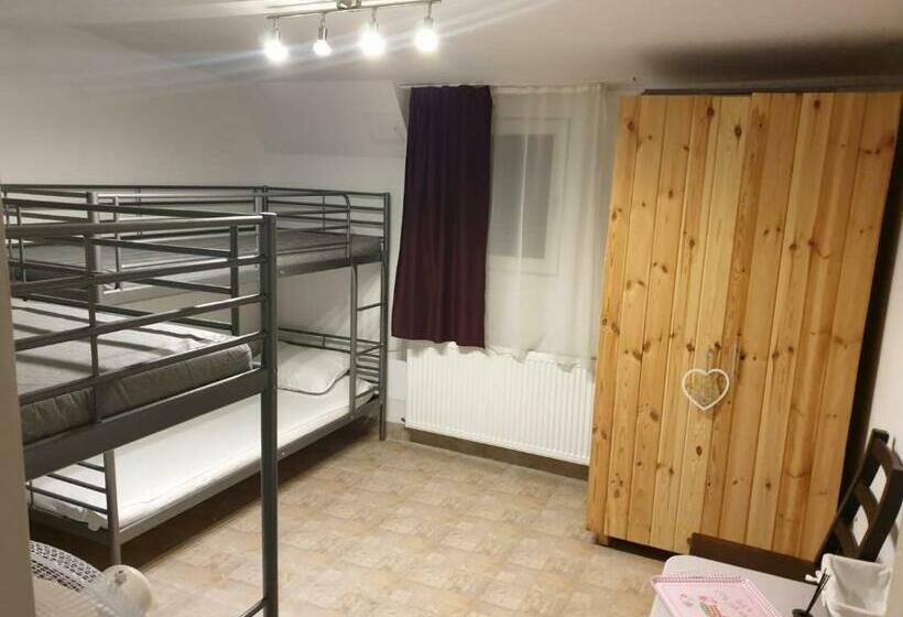 Четырехместный Номер Стандарт Вид на Сад, Hobby Land Ranch Horse S Barn Guesthouse
