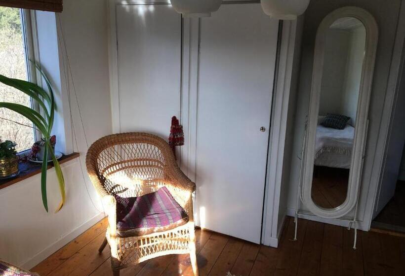 Номер Стандарт, Charming House On Large Property On Vato