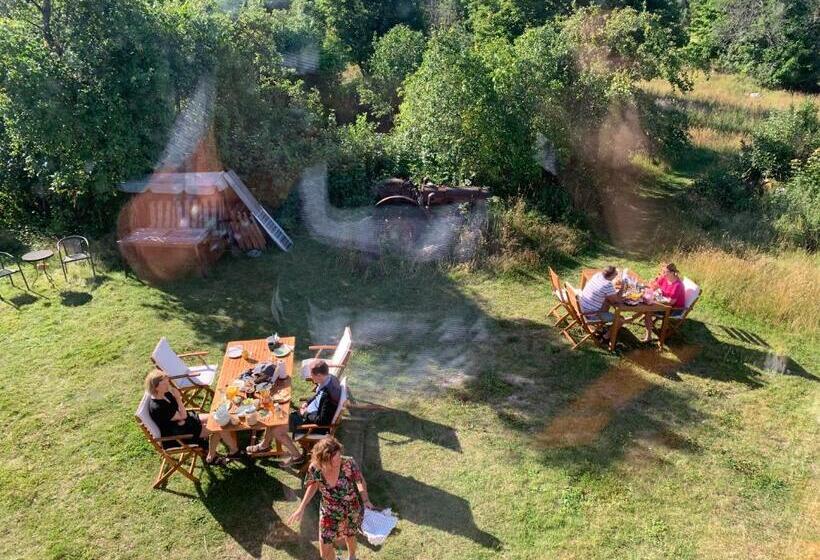 Дом 1 Спальня, Charming House On Large Property On Vato
