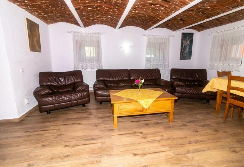 Апартаменты 2 Спальни, Flanderhof Manor
