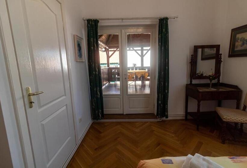 Номер Стандарт, Flanderhof Manor