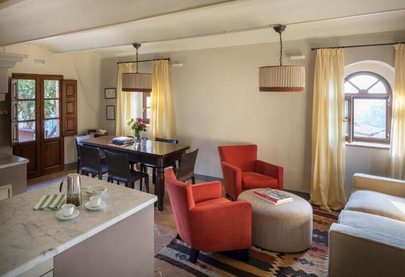 Апартаменты 3 Спальни, Borgo Pignano Tuscany