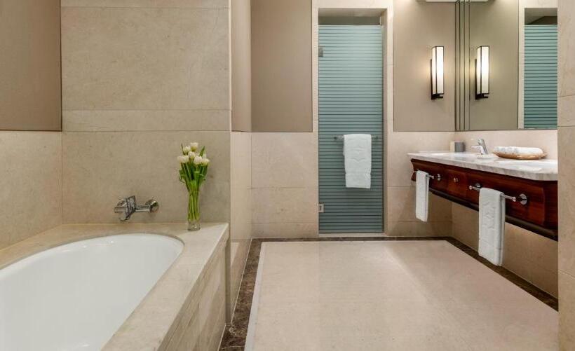Номер Deluxe Кровать Кинг, Shangrila Qinhuangdao