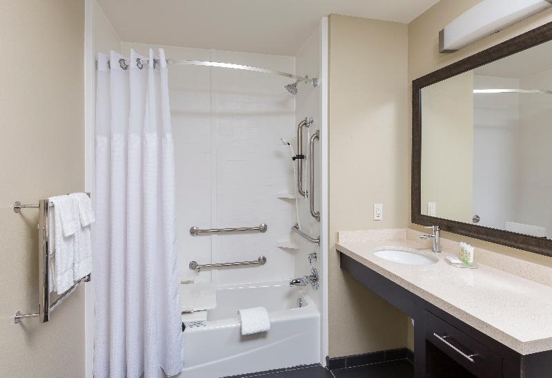 Номер Стандарт, Staybridge Suites Canton, An Ihg
