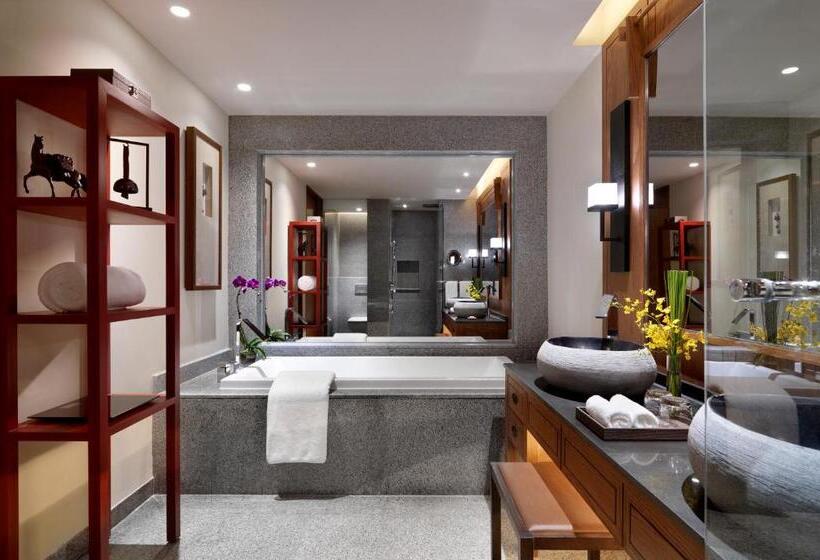Люкс Кровать Кинг, Jinmao Purelax Lijiang, The Unbound Collection By Hyatt