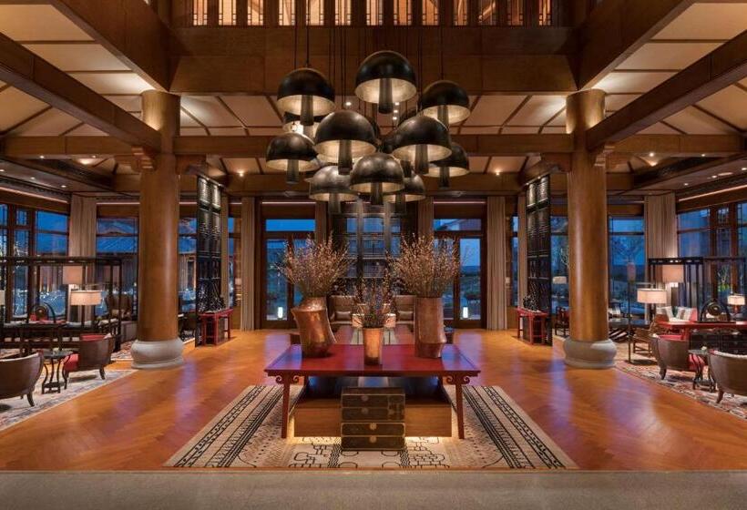Номер Deluxe Кровать Кинг, Jinmao Purelax Lijiang, The Unbound Collection By Hyatt