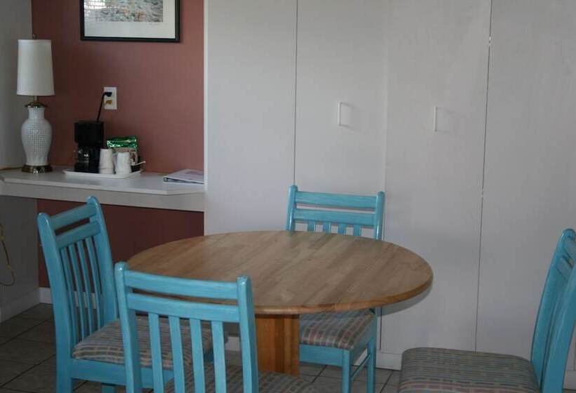 Семейный Номер, Beach Front Motel Cedar Key