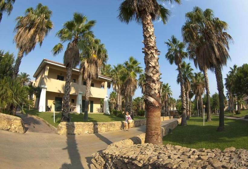 Трехместный Номер Комфорт, Th Le Castella   Baia Degli Dei Village