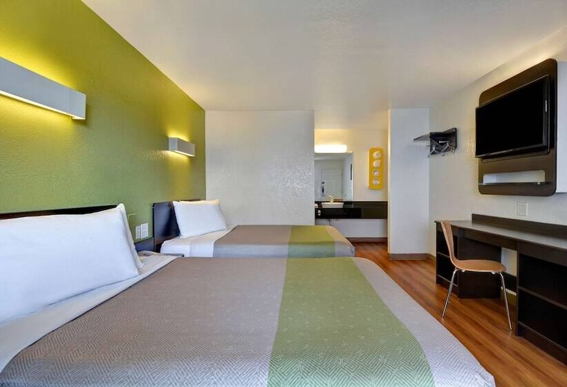 Suite, Motel 6 Destin, Fl