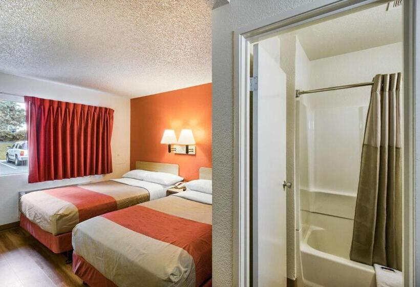 四人标准间, Motel 6 Everett, Wa  South