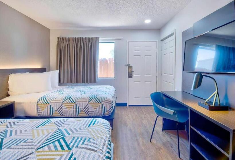 4인용 스탠다드 룸, Motel 6vallejo, Ca  Six Flags West