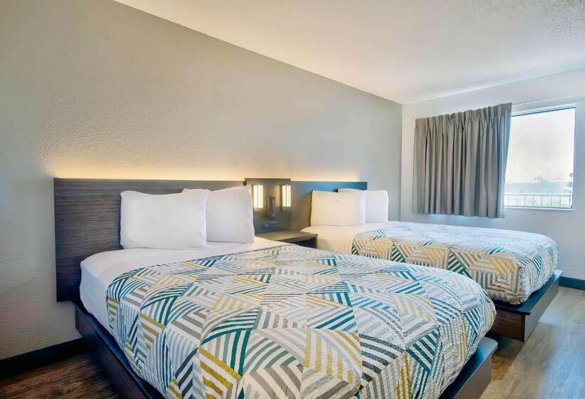 디럭스 4인 룸, Motel 6vallejo, Ca  Six Flags West