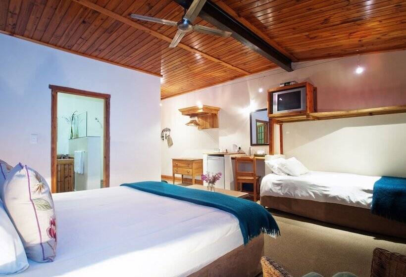 Семейный Номер, At The Woods Guest House
