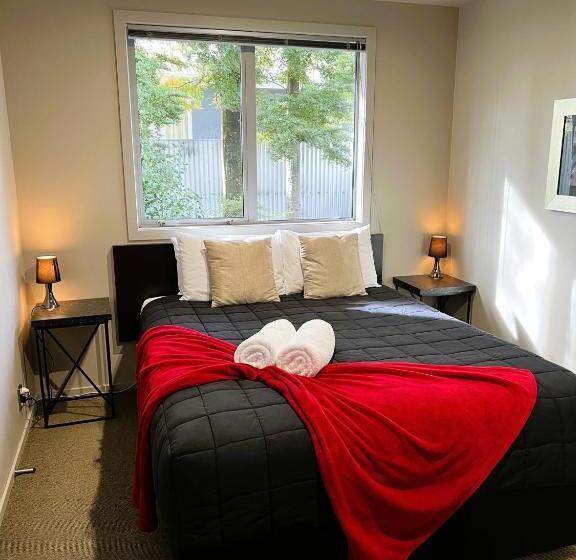 Дом 3 Спальни, Fiordland Lakeview Motel And Apartments