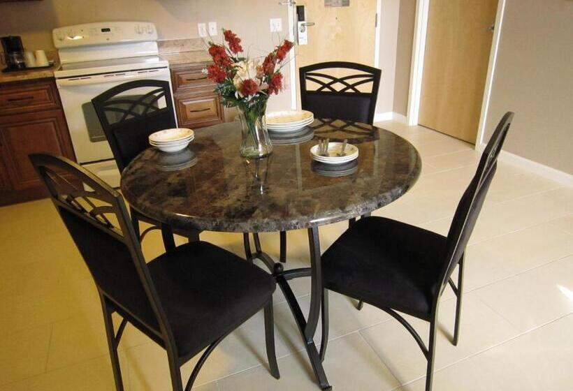 스위트 킹사이즈 침대, Red Carpet Inn And Suites Monmouth Junction