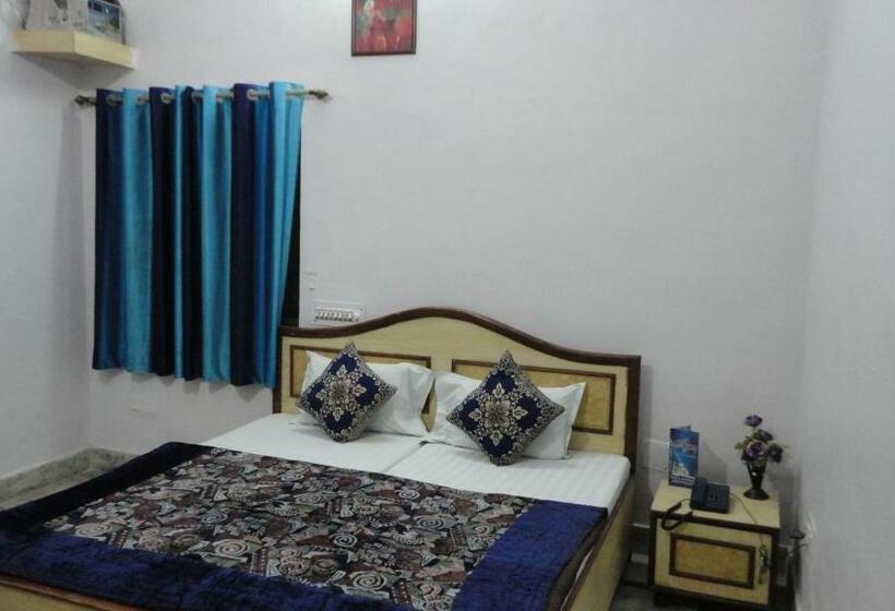 Номер Deluxe, Swarajya Palace