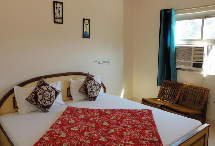 Номер Deluxe, Swarajya Palace