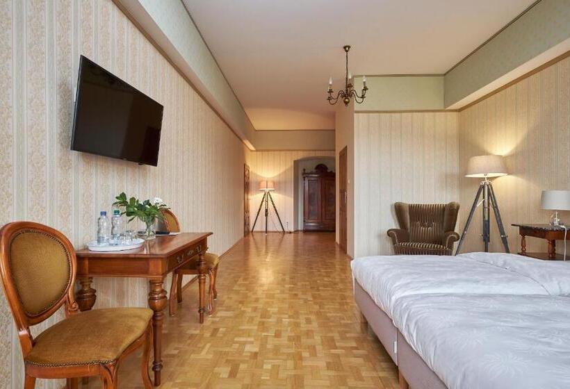 Номер Deluxe, Boutique Pałac Warmątowice Sienkiewiczowskie