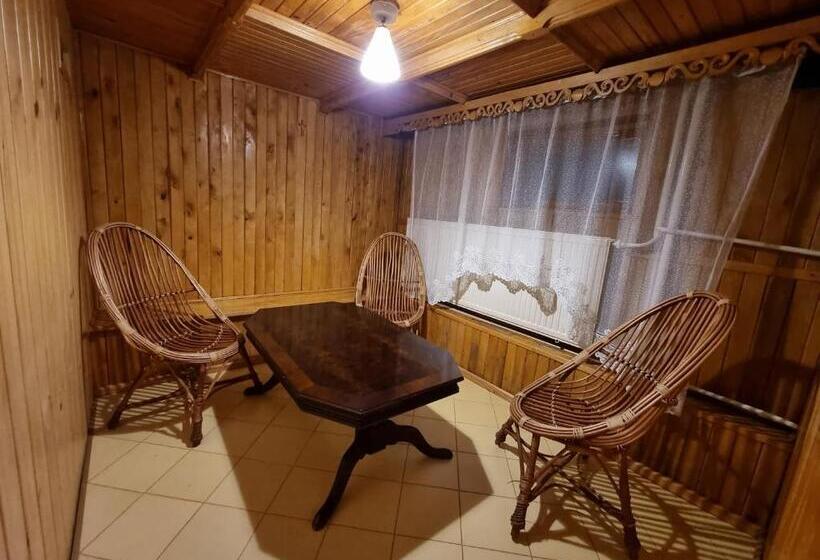 Дом 4 Спальни, Mountain House