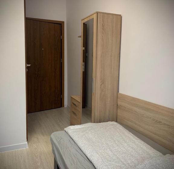 Номер Стандарт, Hostel Sportowa