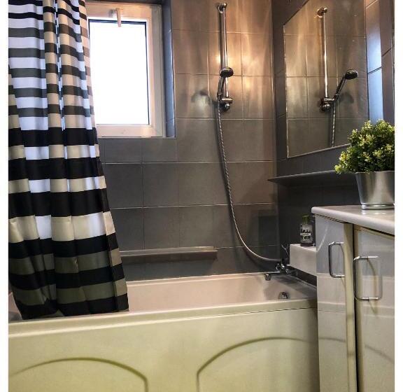 Номер Стандарт Четырехместный Совместный Санузел, Kwadrat B&b Jałowego