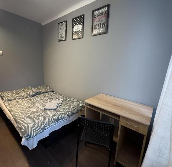 Номер Стандарт, Kwadrat B&b Jałowego