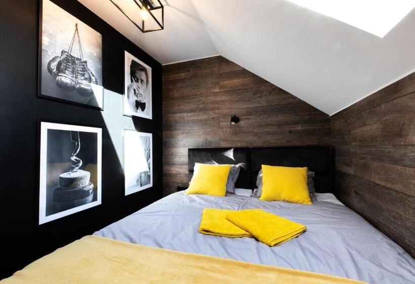 Четырехместный Номер Стандарт с Балконом, Stylowe Apartamenty Plewiska