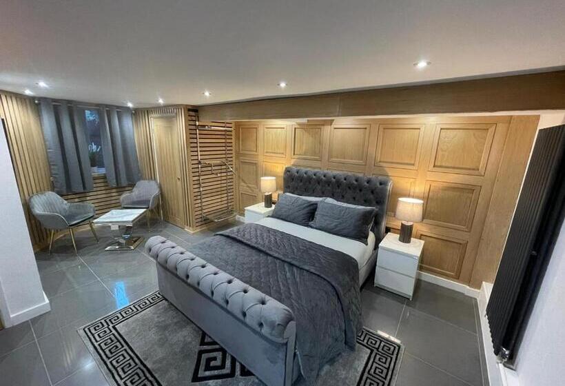 غرفة قياسية, Hendham House