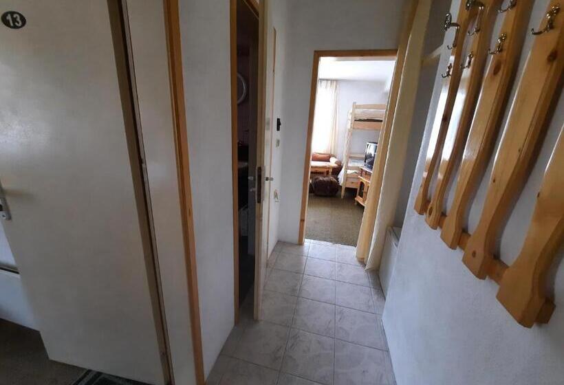 Люкс 2 Спальни, Guest House Zodiac