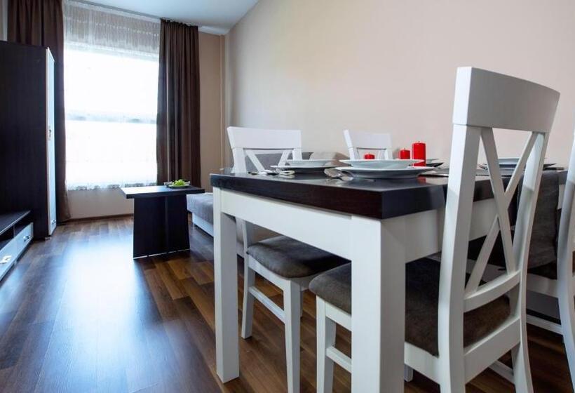 Люкс с Балконом, Wesoła Apartamenty