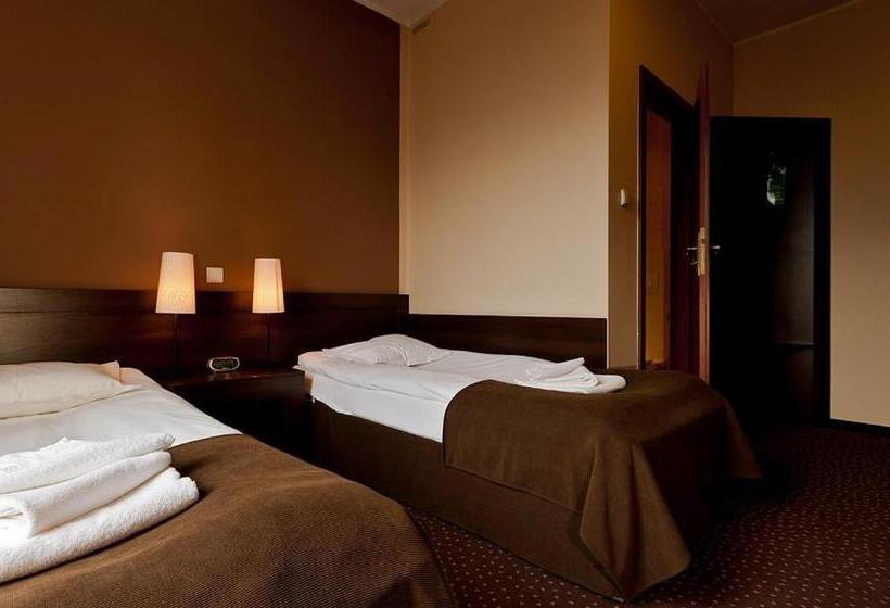 Номер Стандарт, A  Propos Hotel, Restauracja, Club