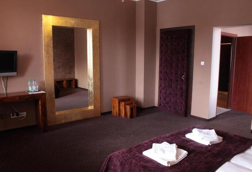 Люкс, A  Propos Hotel, Restauracja, Club