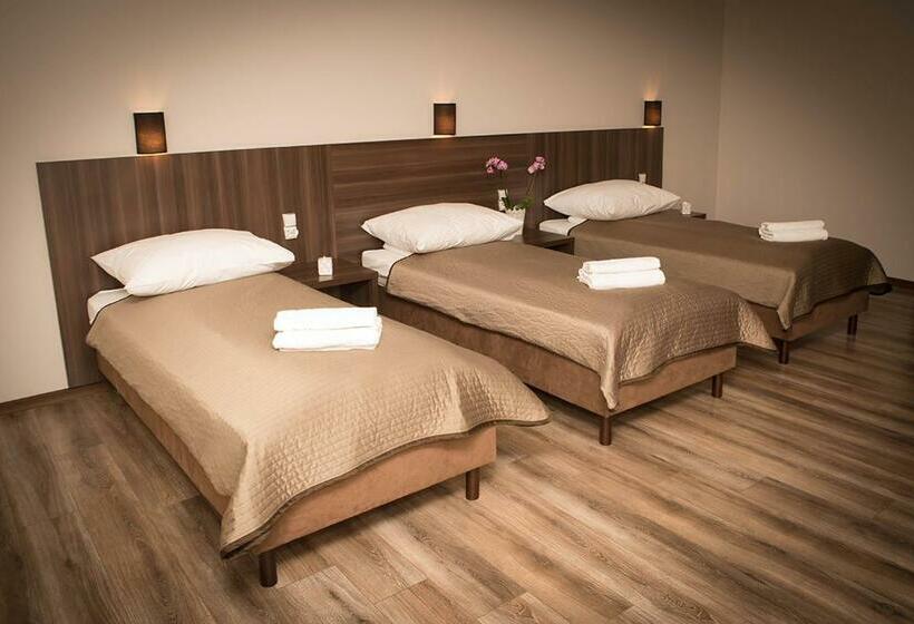 Трехместный Номер Комфорт, Apartamentowiec Kuźniar