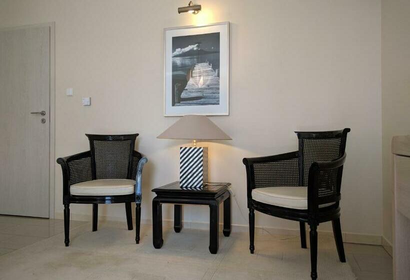 غرفة عائلية, Villa Plena