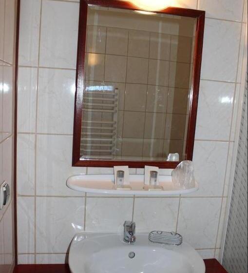 غرفة قياسية فردية, Sjesta